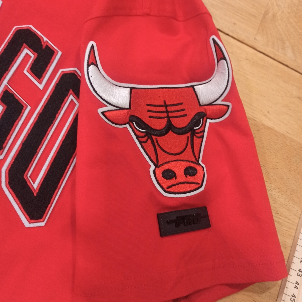Pro Chicago bulls pullover short sleeve t-shirt. Size medium - Picture 6 of 13